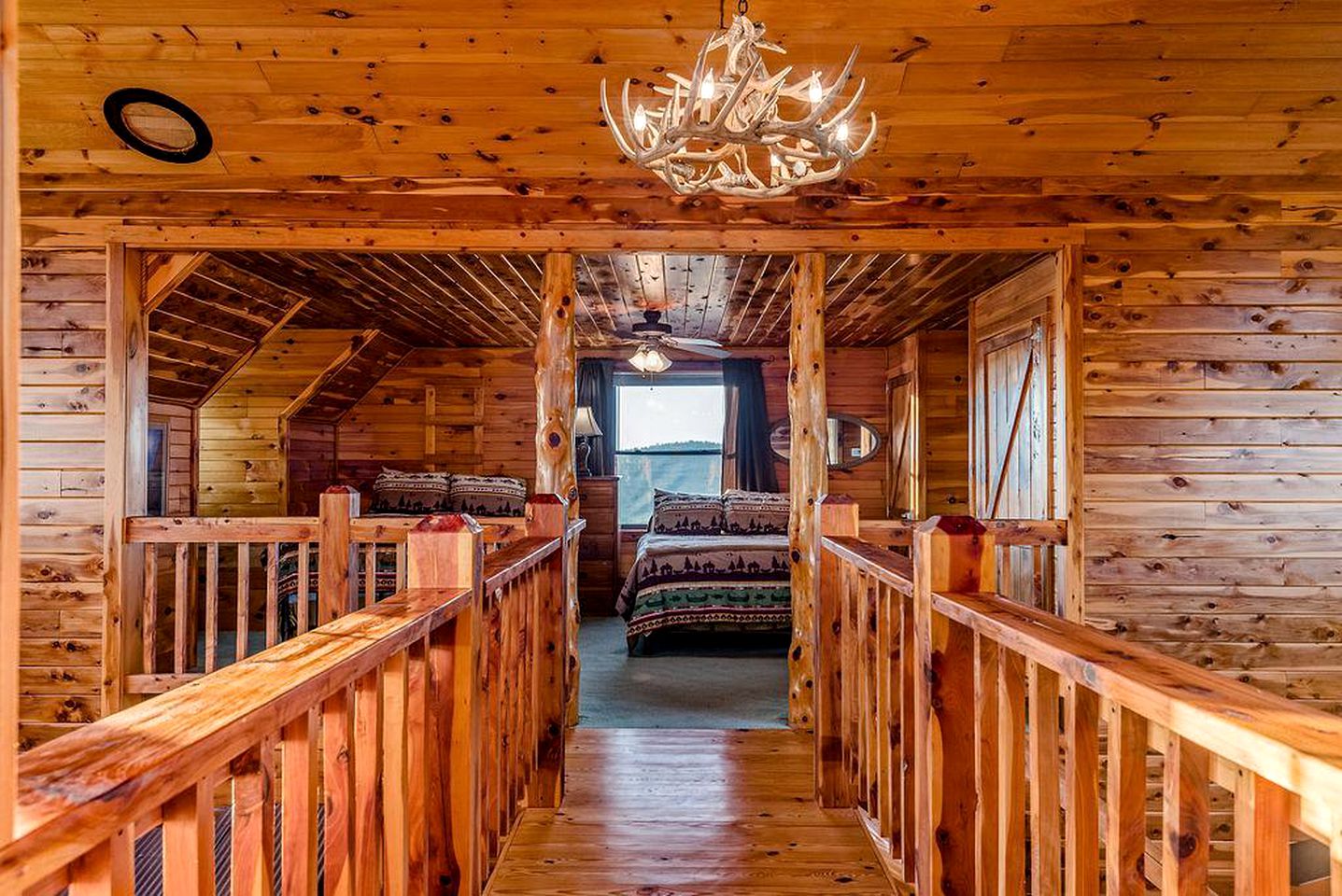 Incredible Pet-Friendly Cabin Located on Top of a Magnificent Mountain in Compton, AR