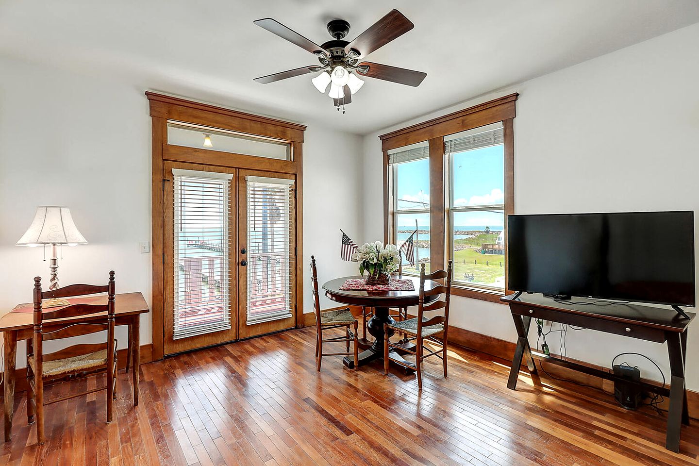 Luminous Beach House Incredible for Water Sports in Rockport, Texas