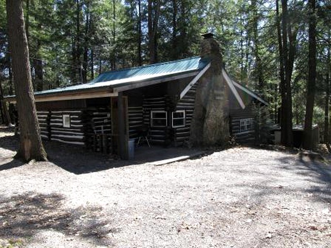 Cabins (United States of America, Clarington, Pennsylvania)