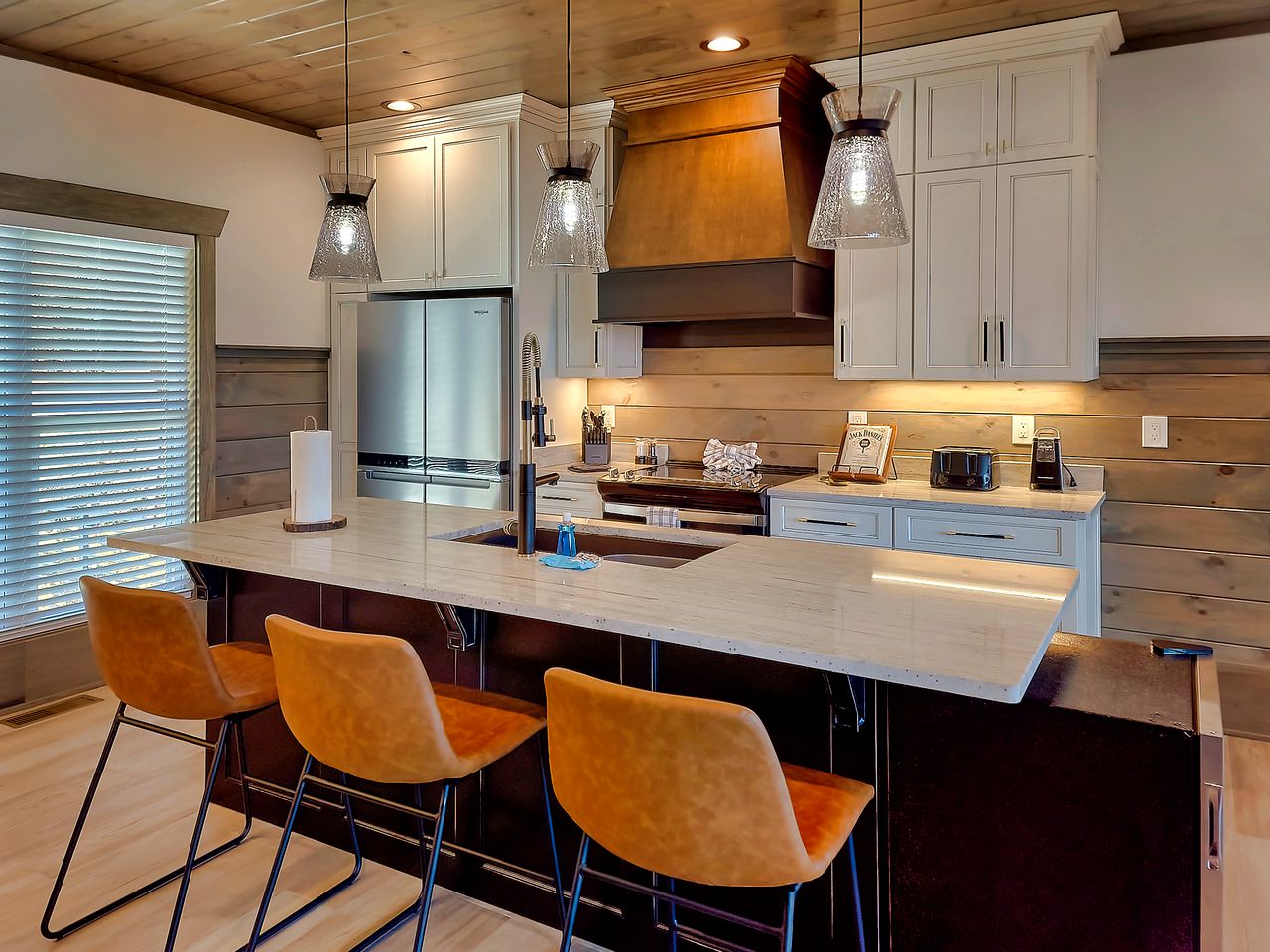 Great Smoky Mountains National Park Luxury Glamping Lodge for Family and Friends