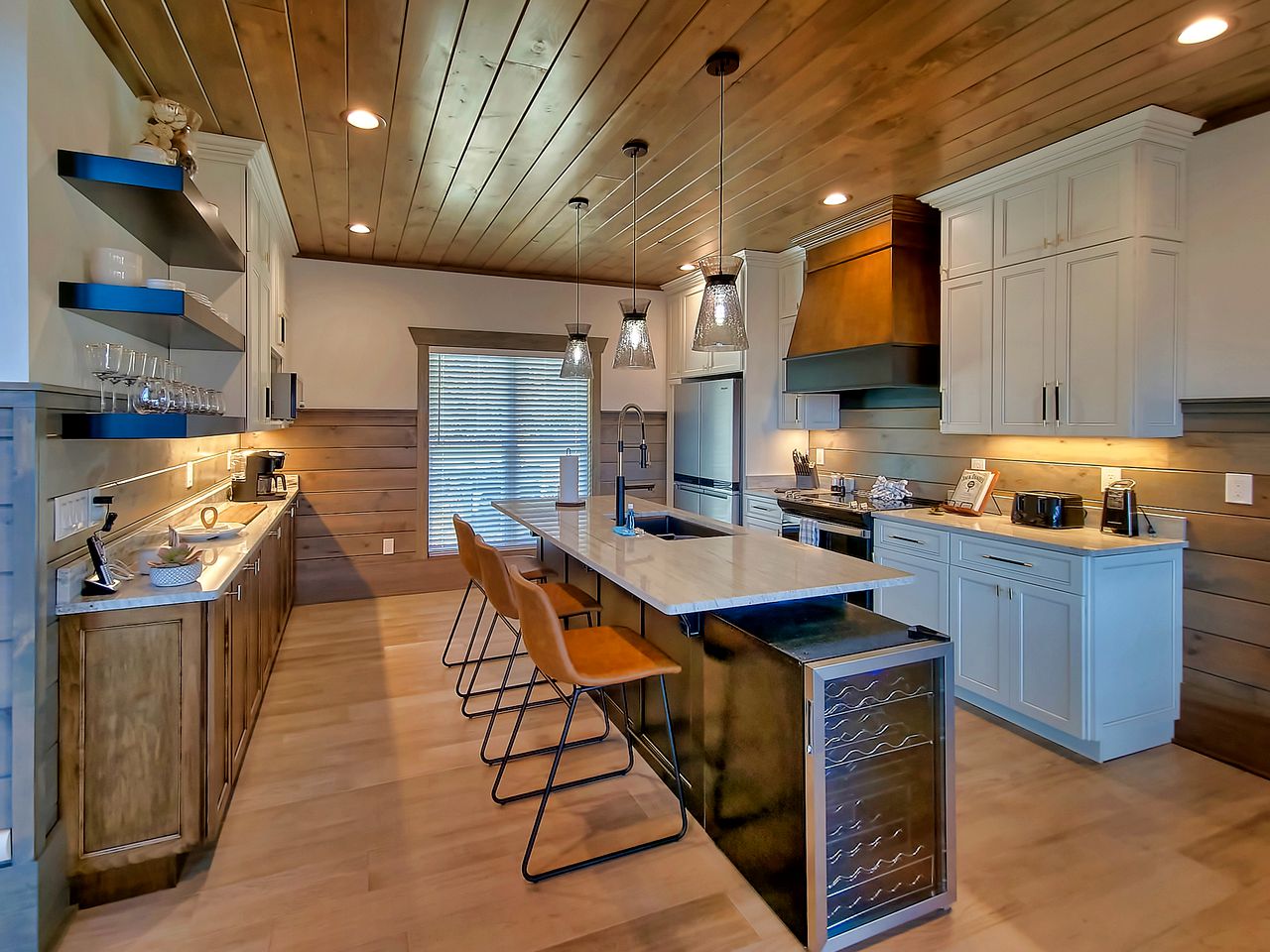 Great Smoky Mountains National Park Luxury Glamping Lodge for Family and Friends