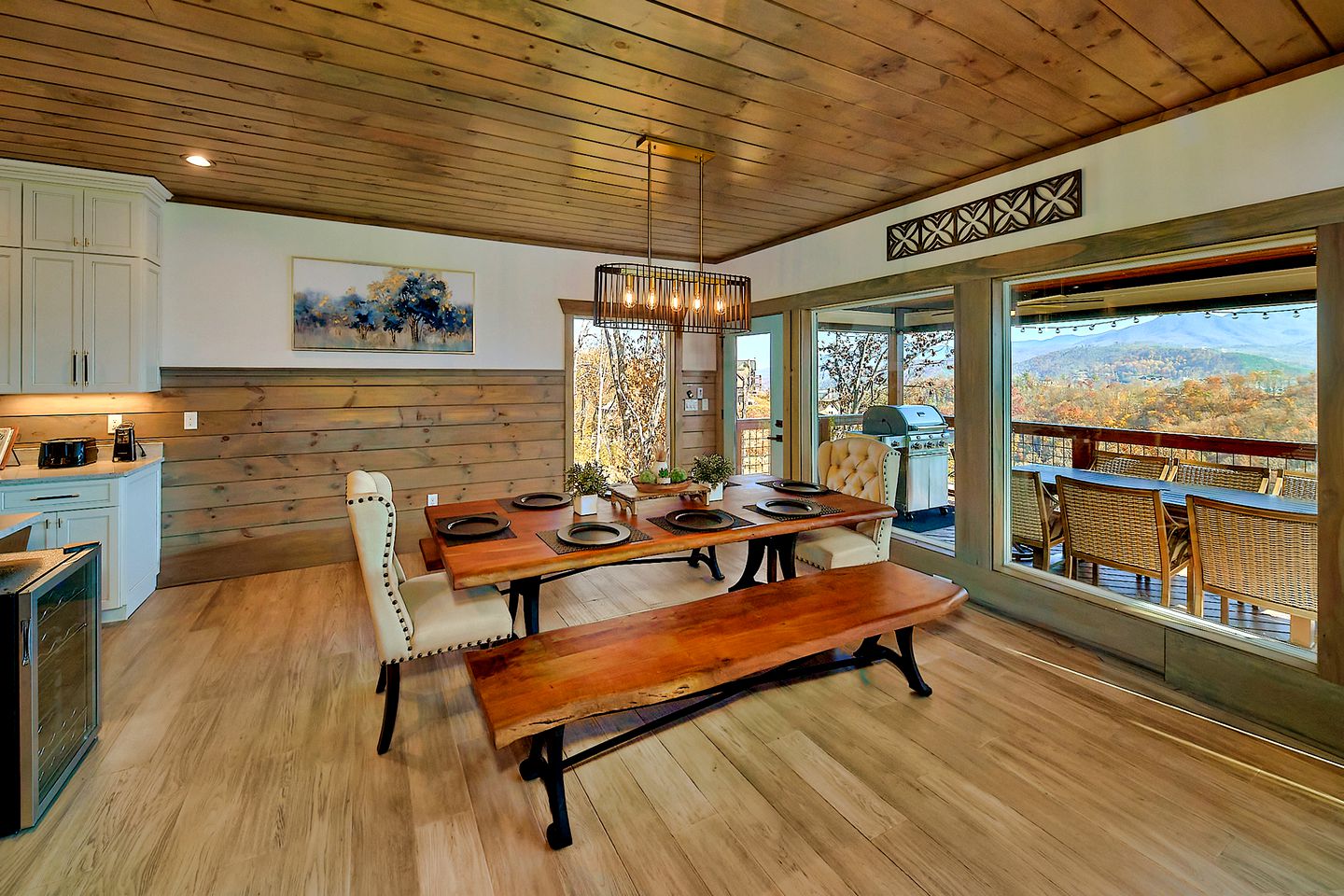 Great Smoky Mountains National Park Luxury Glamping Lodge for Family and Friends