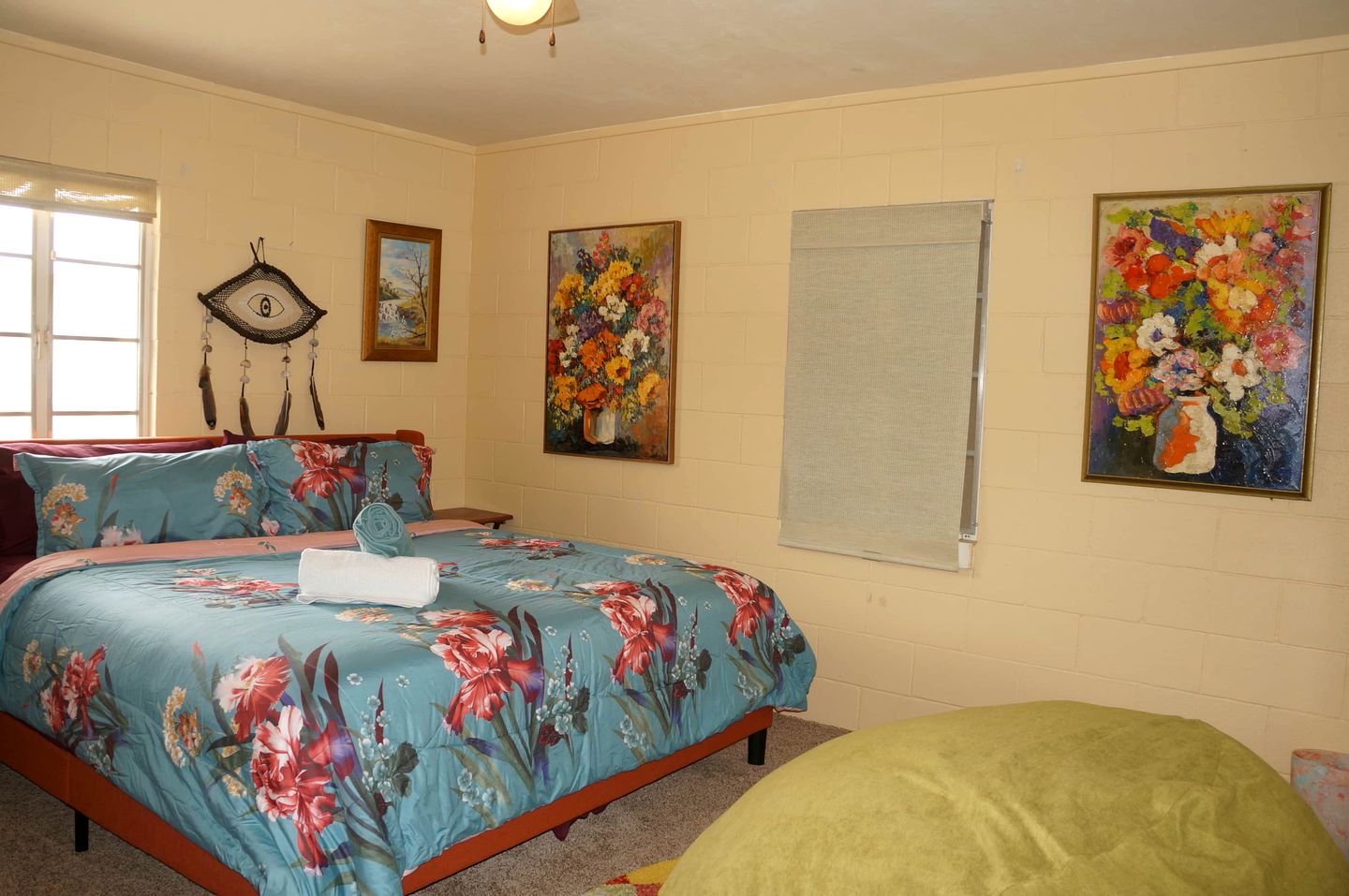 Desert Dreams with Your Furry Friend: Pet-Friendly Rental Under the Stars