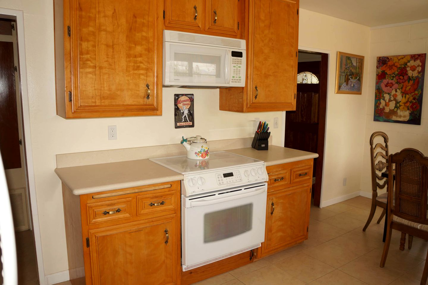 Desert Dreams with Your Furry Friend: Pet-Friendly Rental Under the Stars