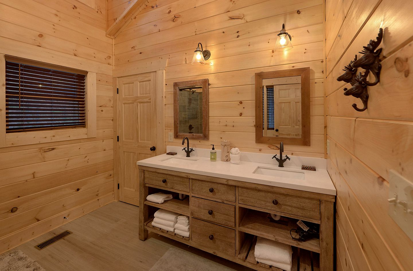 Luxury Large Glamping Destination with Private Hot Tub and Home Theater in Gatlinburg, Tennessee