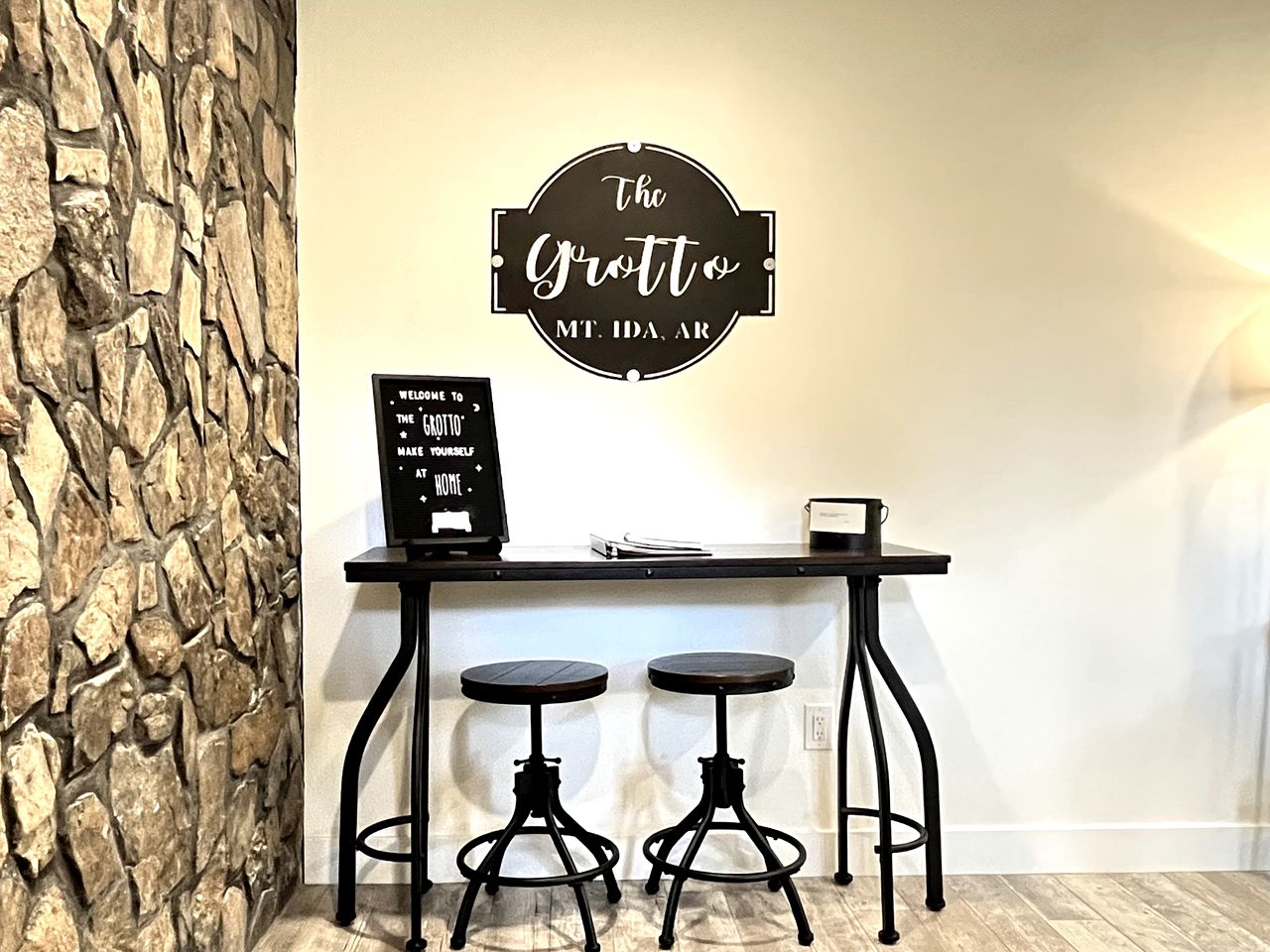 Mount Ida Family Getaway: Pet-Friendly Cabin with Game Room in Arkansas