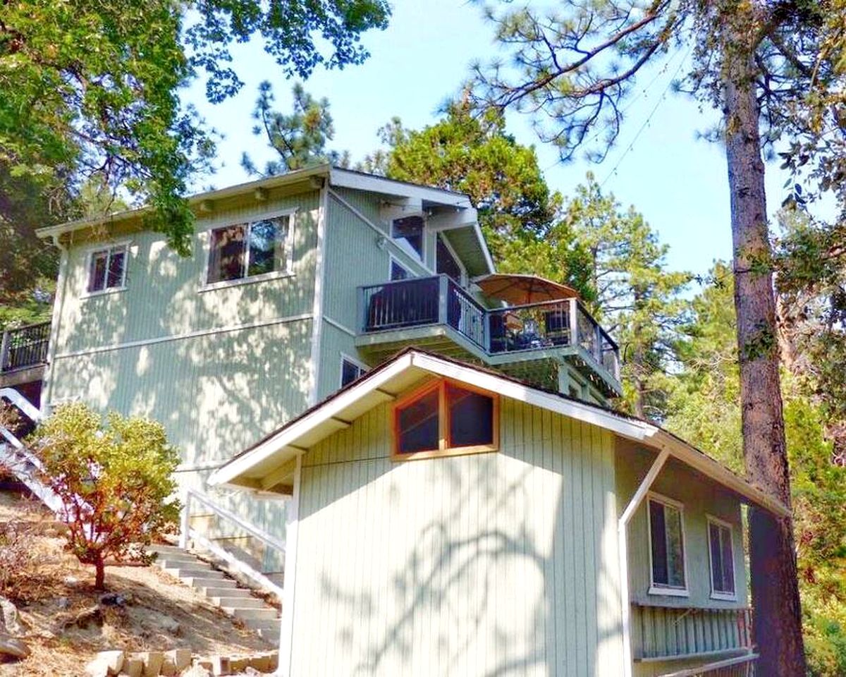 Mountain View Getaway in the Trees of Idyllwild, California