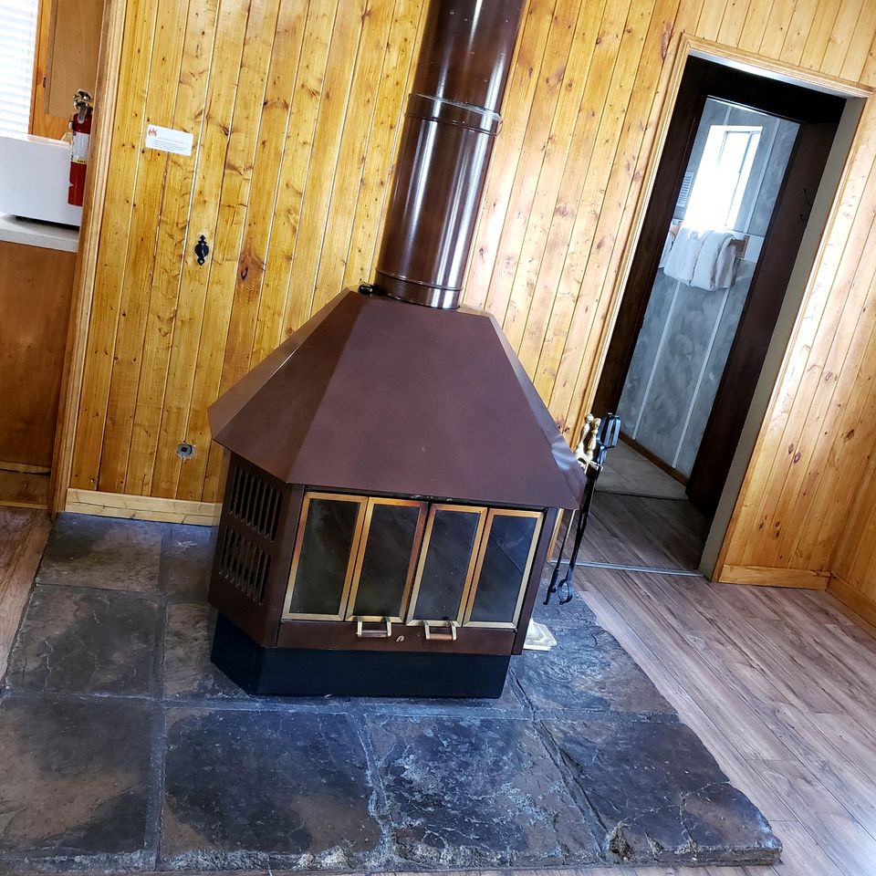 Pet Friendly Cabin with a Shared, Outdoor Pool near Big Bear Lake, California