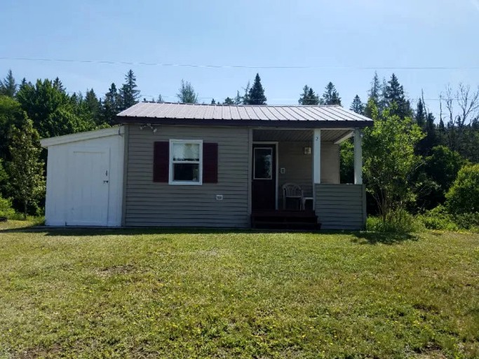 Cabins (United States of America, Stewartstown, New Hampshire)