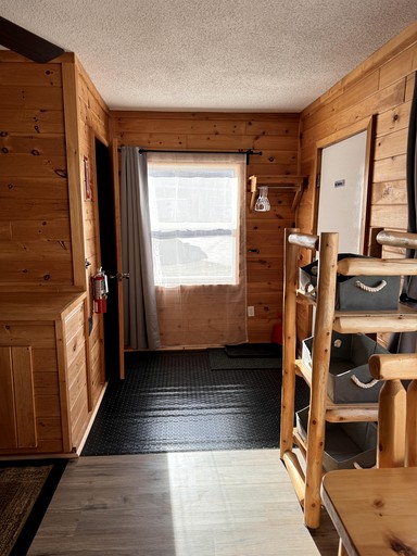 Cabins (United States of America, Ocqueoc, Michigan)