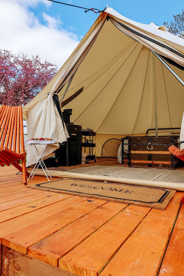 Pet-Friendly Bell Tent for Memorable Glamping Vacations on Lake Cunningham, Omaha, Nebraska