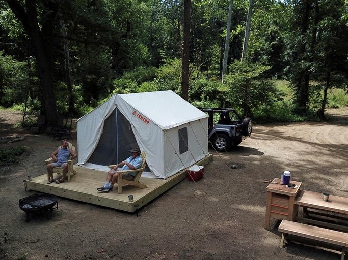 RU Tentrr Signature Site Elk Valley Creekside, Tented Cabins