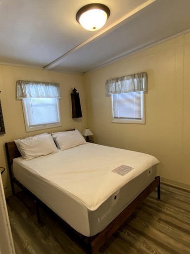 Cabins (United States of America, Cadillac, Michigan)