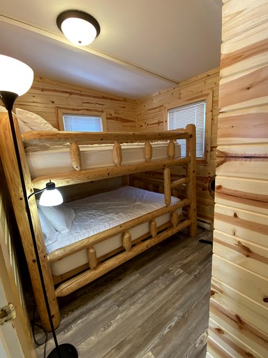 Cabins (United States of America, Cadillac, Michigan)