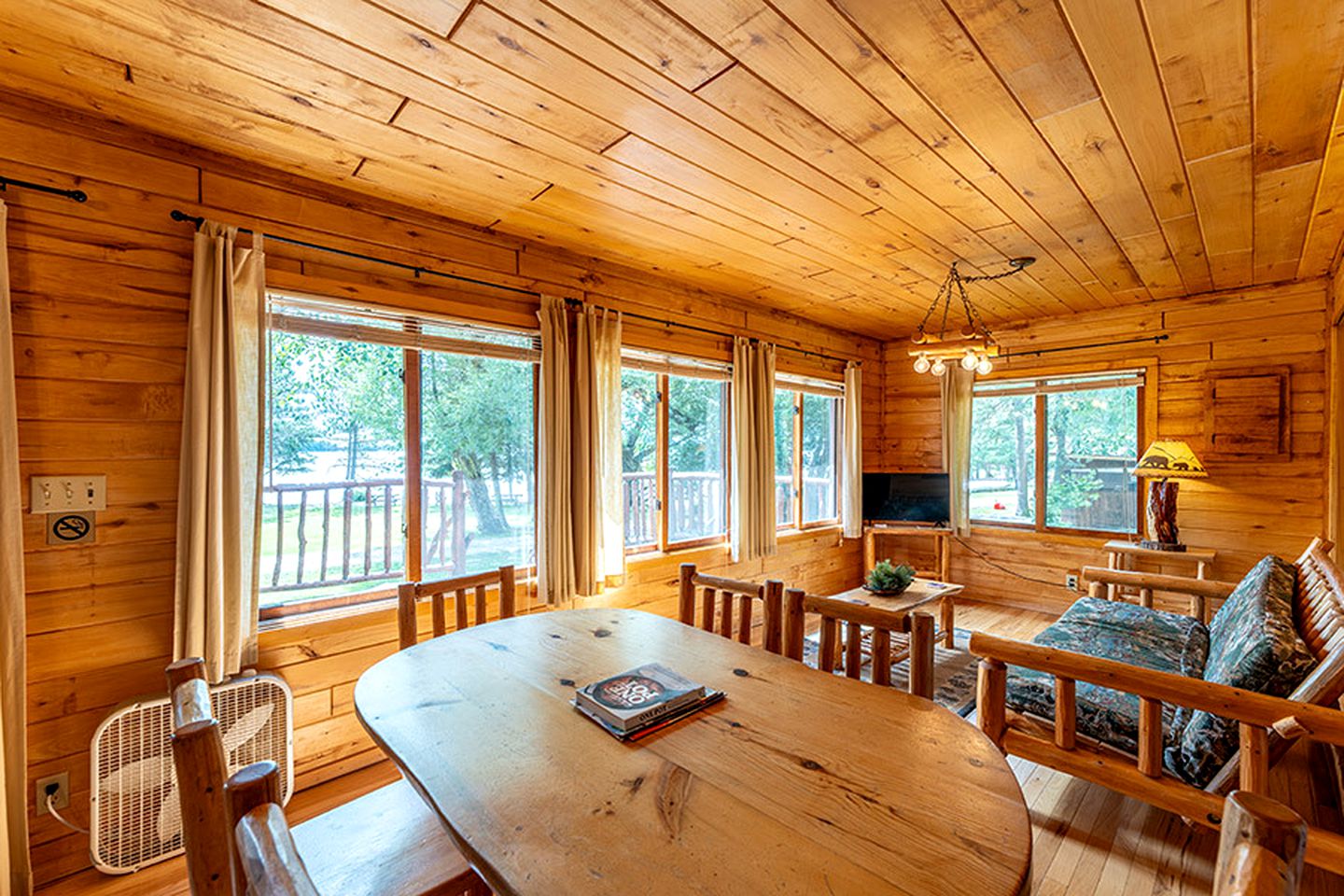 Pet-Friendly Log Cabin Retreat in Ely for Magical Minnesota Family Vacations
