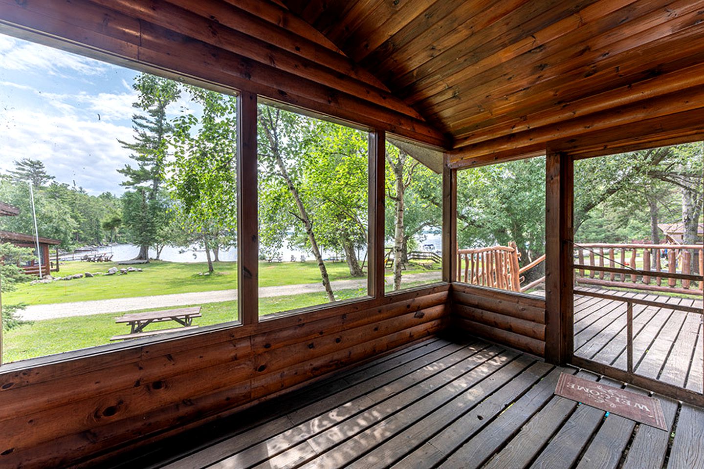 Pet-Friendly Log Cabin Retreat in Ely for Magical Minnesota Family Vacations