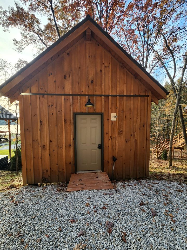 Pet-Friendly Tree Cabin by Tappan Lake with Lofted Space in Ohio