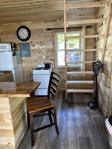 Cabins (United States of America, Portage Lake, Maine)