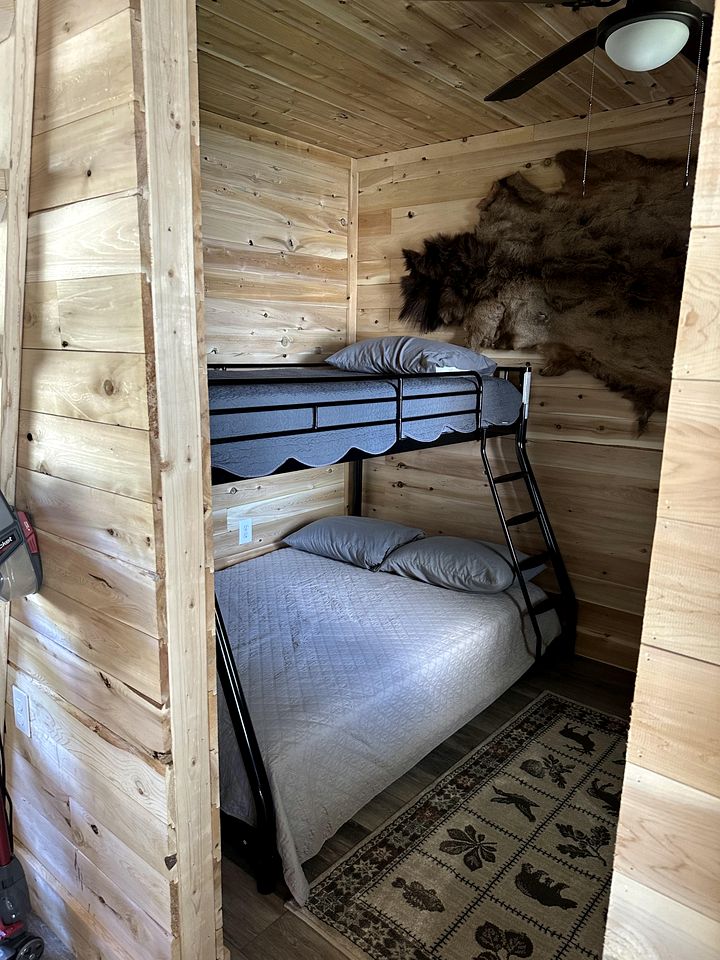 Magnificent Cabin Nestled Amidst Trees in Portage Lake, Maine