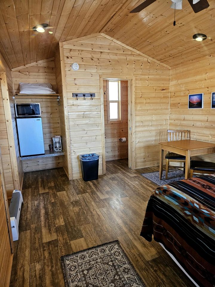 Pretty Cabin with Amazing Views - The Ultimate Glamping Getaway in Escalante, UT