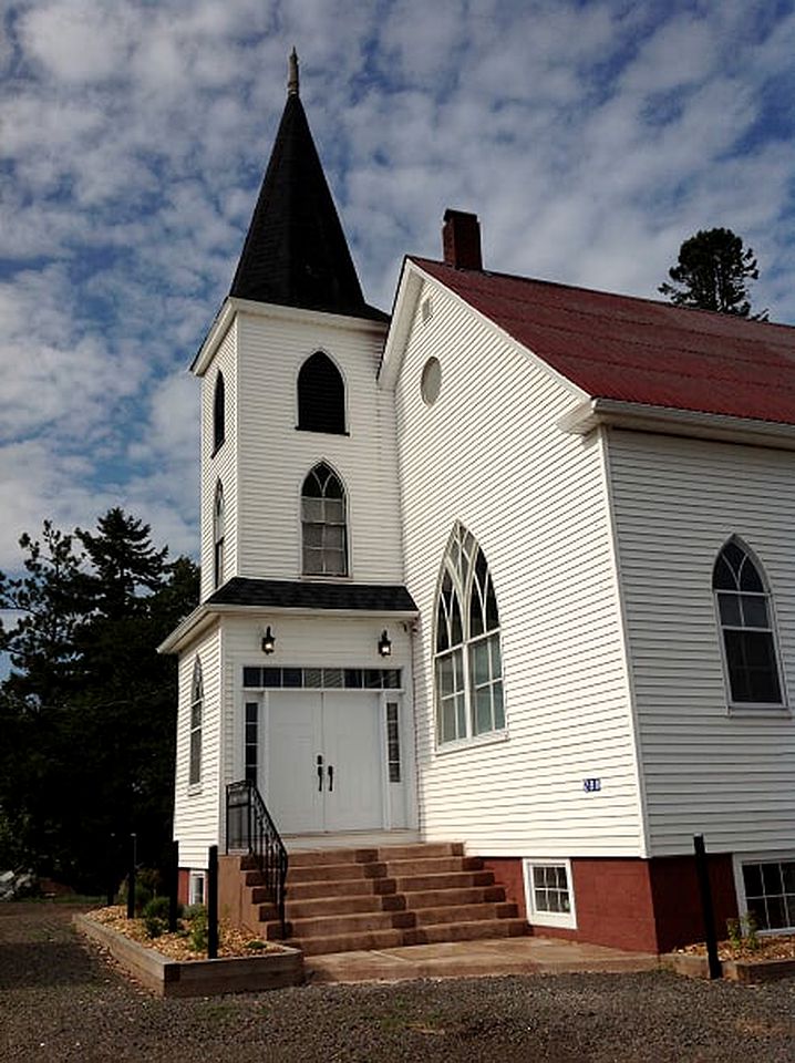 Renovated Church Rental for Cozy Vacations with Friends or Family in Boundary Creek, New Brunswick