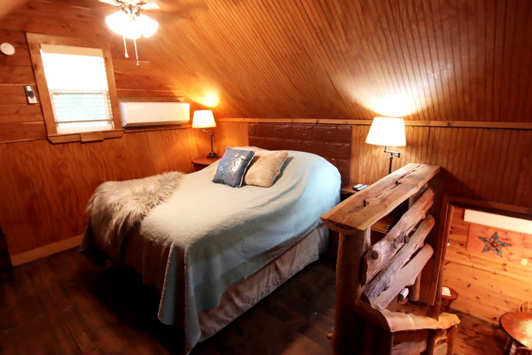 Cabins (United States of America, Brenham, Texas)