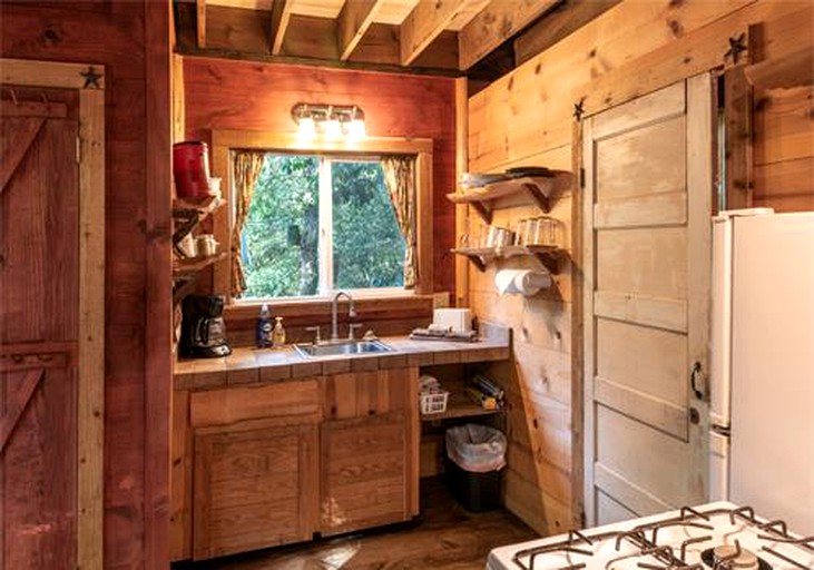 Scenic Hill Retreat, Cabins 54358, Brenham, United States of America