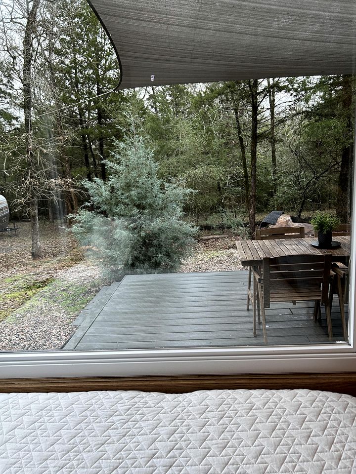 Romantic Container with Jacuzzi Great for a Couples Retreat in Texas