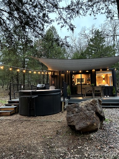 Containers (United States of America, Eustace, Texas)