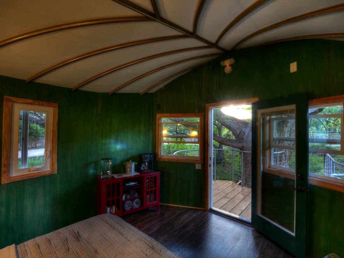 Tree Houses (United States of America, Spicewood, Texas)