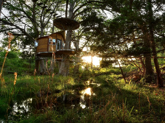 Tree Houses (United States of America, Spicewood, Texas)