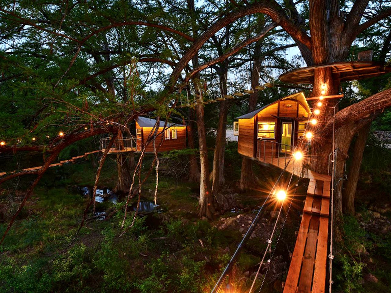 Romantic Getaways in Fully-Equipped Tree House Rental in Spicewood, Texas