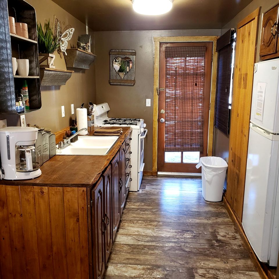 Honeymoon Cabin with Fireplace, near Boulder Bay Park, California for a Romantic Glamping Retreat