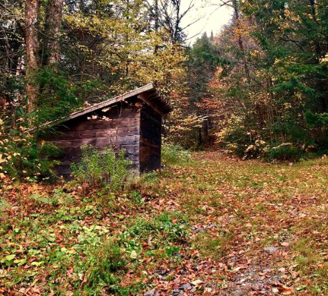 Rustic Studio Cabin Rental in the Heart of the White Mountains in New Hampshire