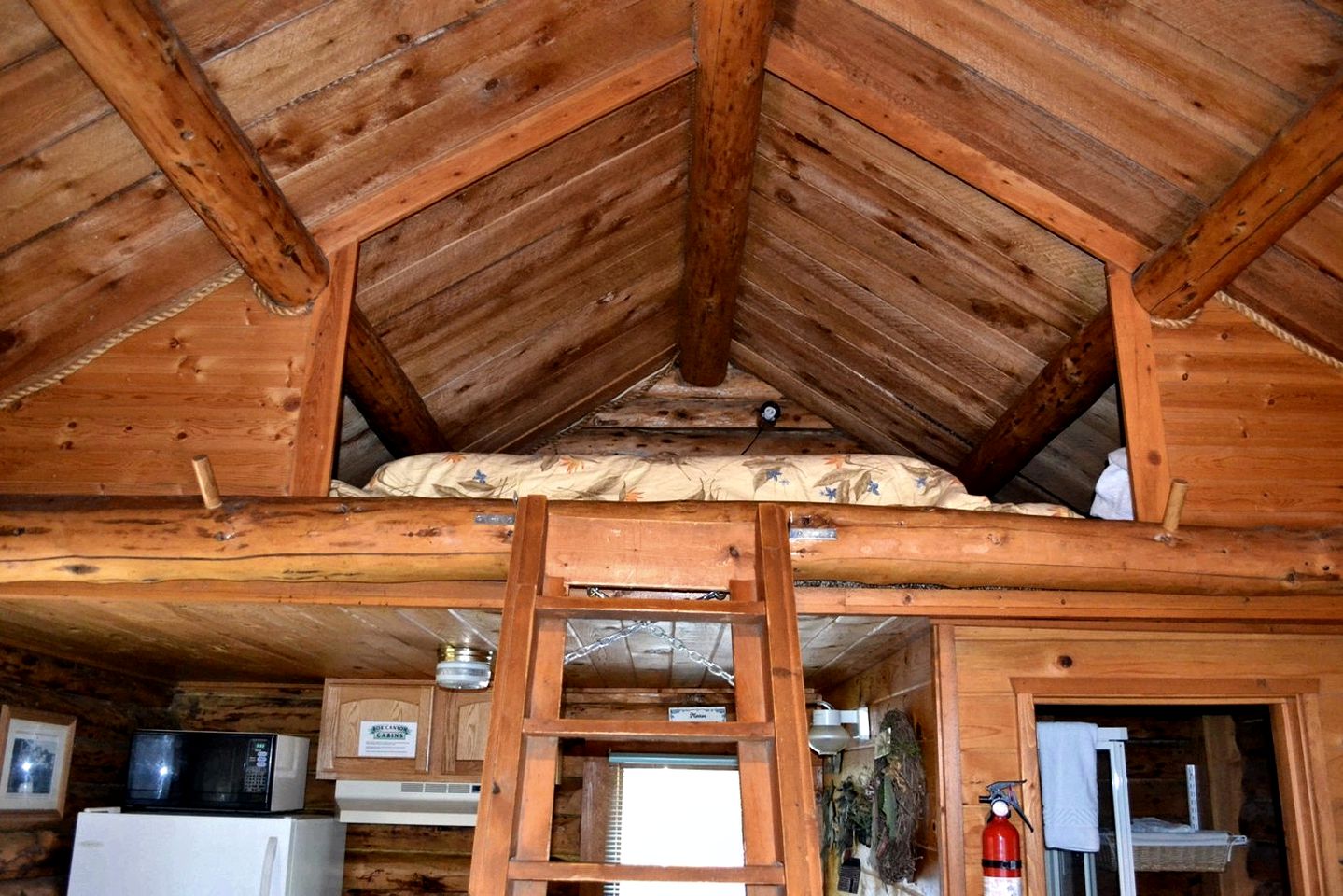 Rustic Log Cabin, Ideal for an Alaskan Outdoor Adventure