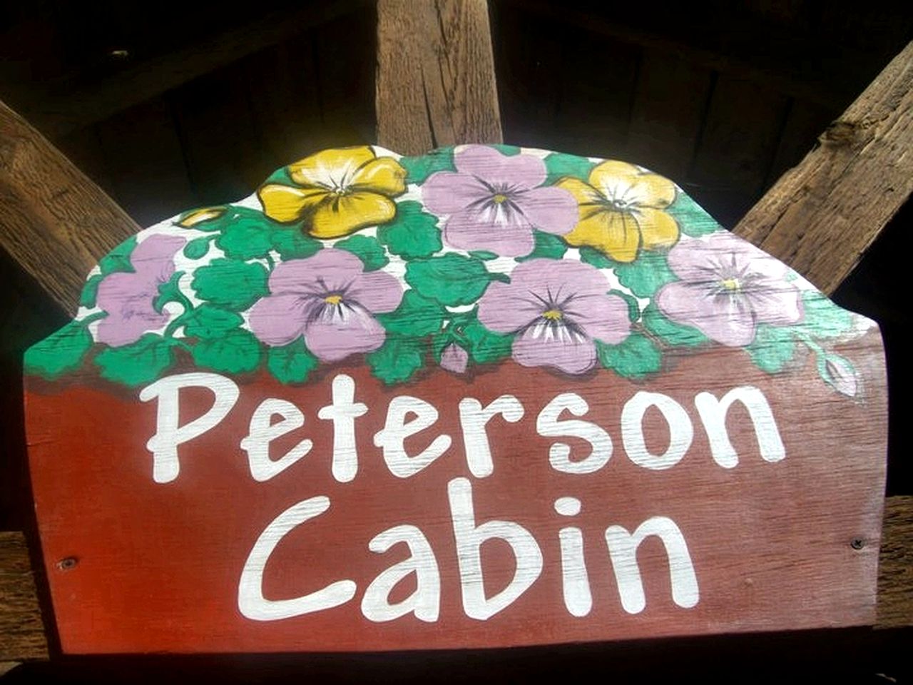 Rustic Log Cabin, Ideal for an Alaskan Outdoor Adventure