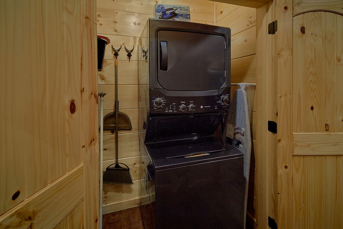 Glamping Vacation Rental with Indoor Pool near the Great Smoky Mountains, Tennessee, for Weekends Away in Nature