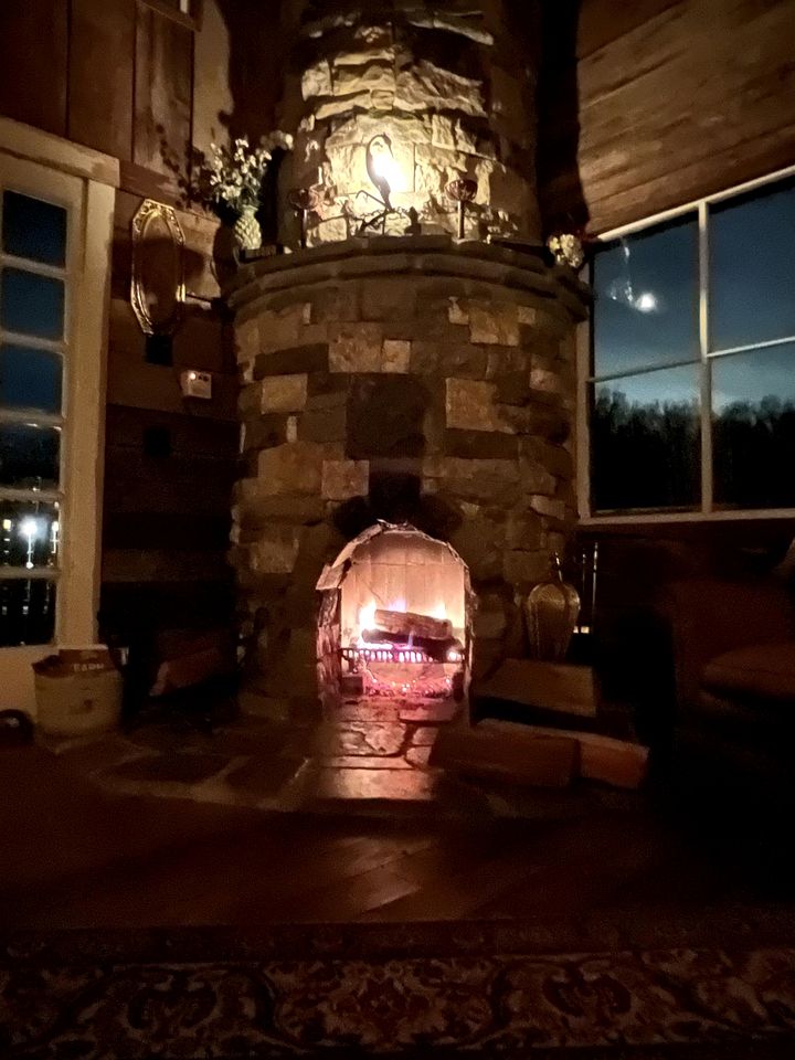 Light-Filled Lakeside Cabin with Private 15-Acre Spring-Fed Lake Near Downtown Excelsior Springs, Missouri