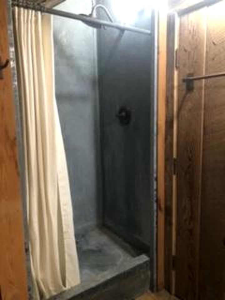 Serene Pet-Friendly Cabin Rental in Ennis, Montana - Ideal For a Mountain Retreat near Virginia City