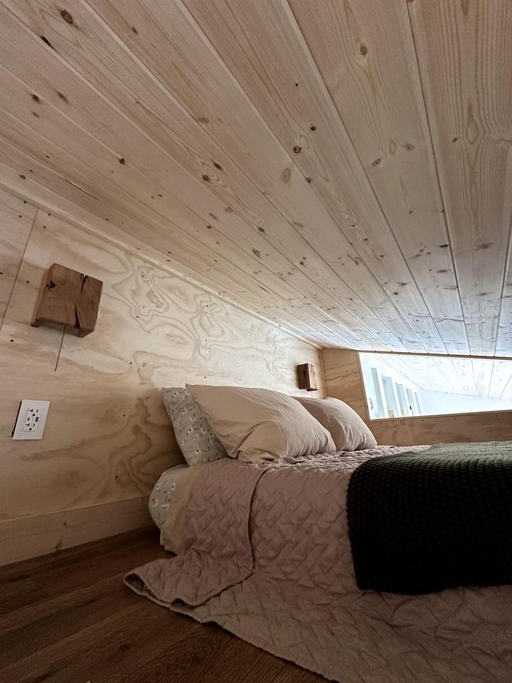 Solar Powered Cabin Beautifully Design in Monticello, Utah