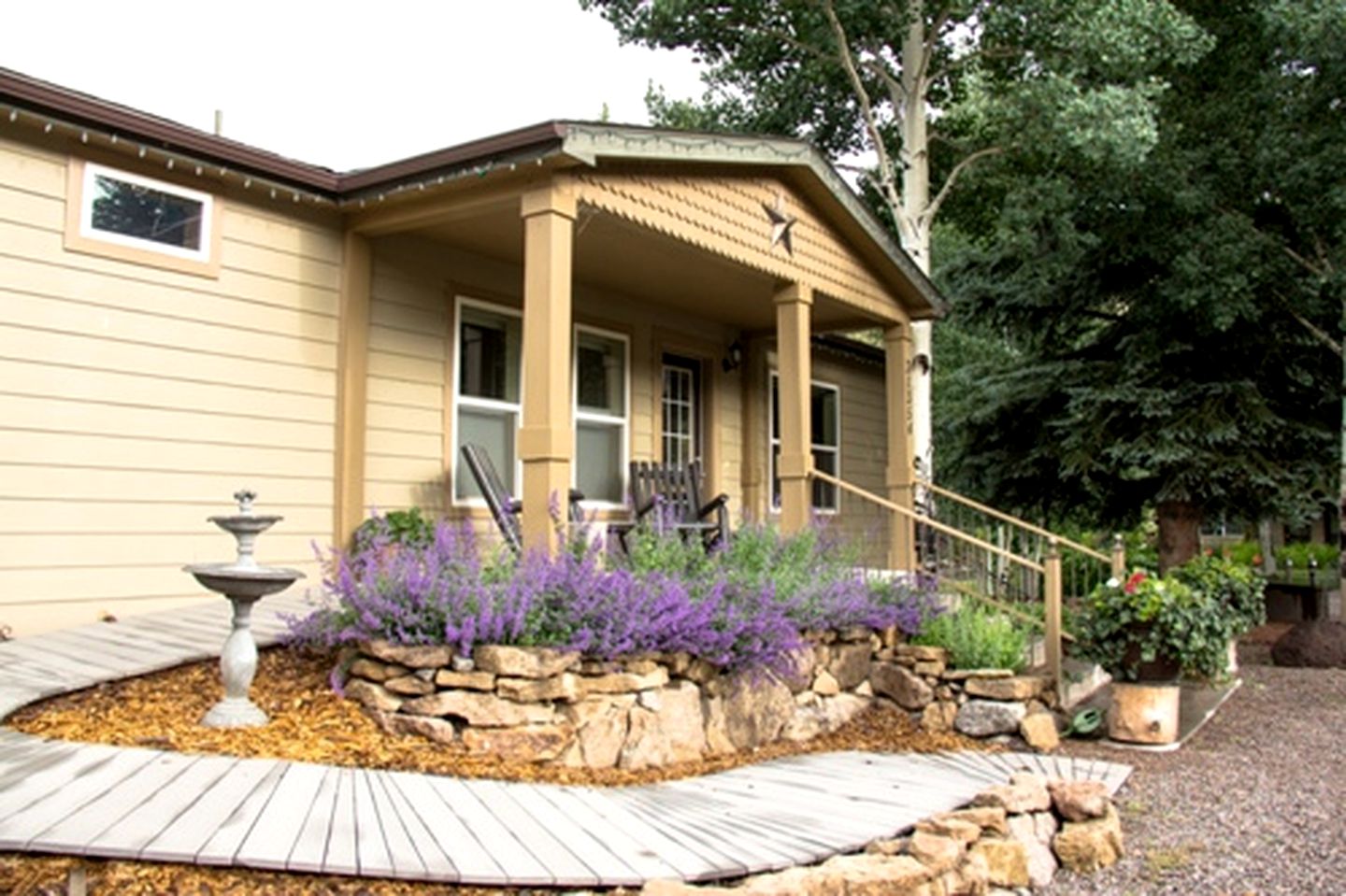 Modern Cottage Rental for Getaway on the South Fork River in Colorado