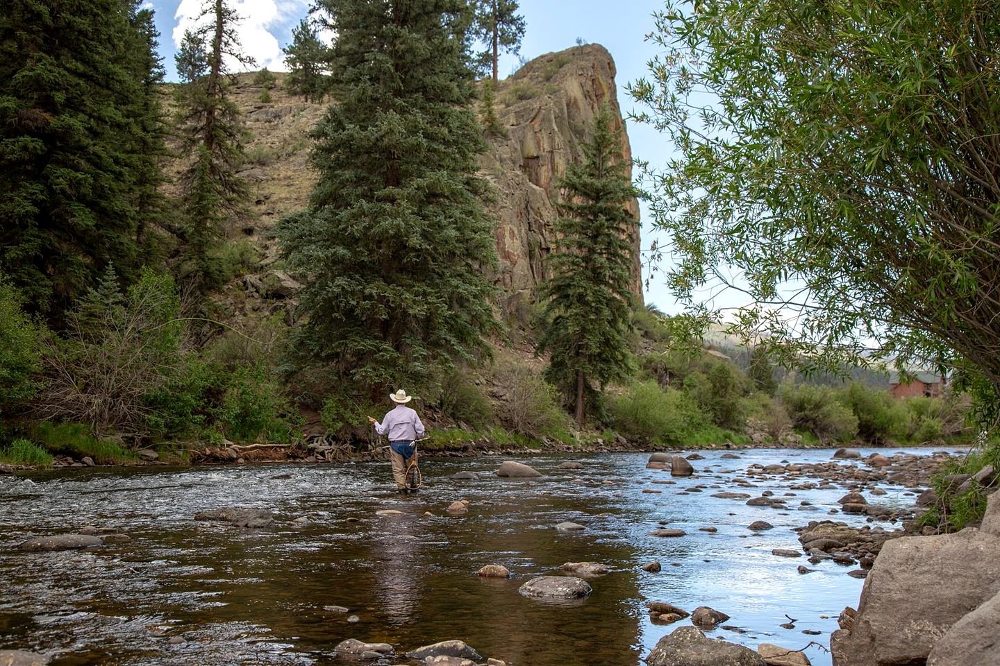 Modern Cottage Rental for Getaway on the South Fork River in Colorado