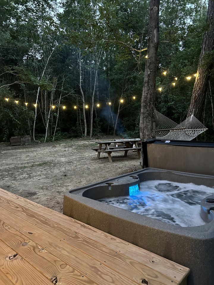 Luxury Cabin with Private Hot Tub - Cueta, Montgomery, TX