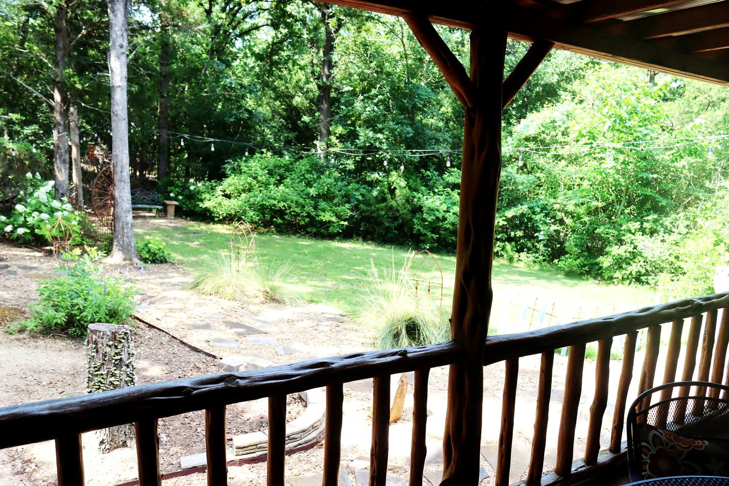 Stunning Cabin with Four-Person Hot Tub for Getaway near Carmine, Texas