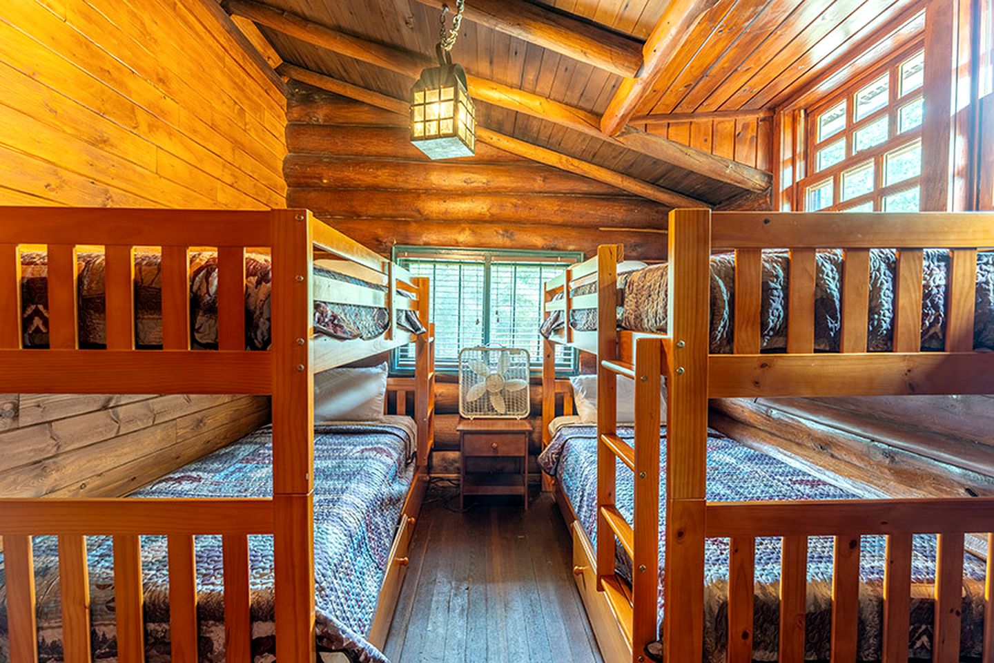 Stunning Lodge Rental for Family or Group Glamping on Big Lake, Minnesota