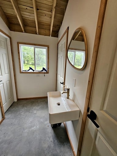 Cabins (Canada, Sunken Lake, Nova Scotia)