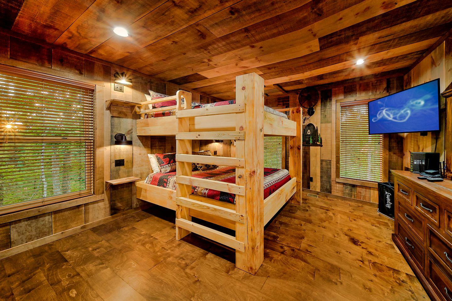 Stunning Glamping Lodge for Relaxation and Recreation in Gatlinburg