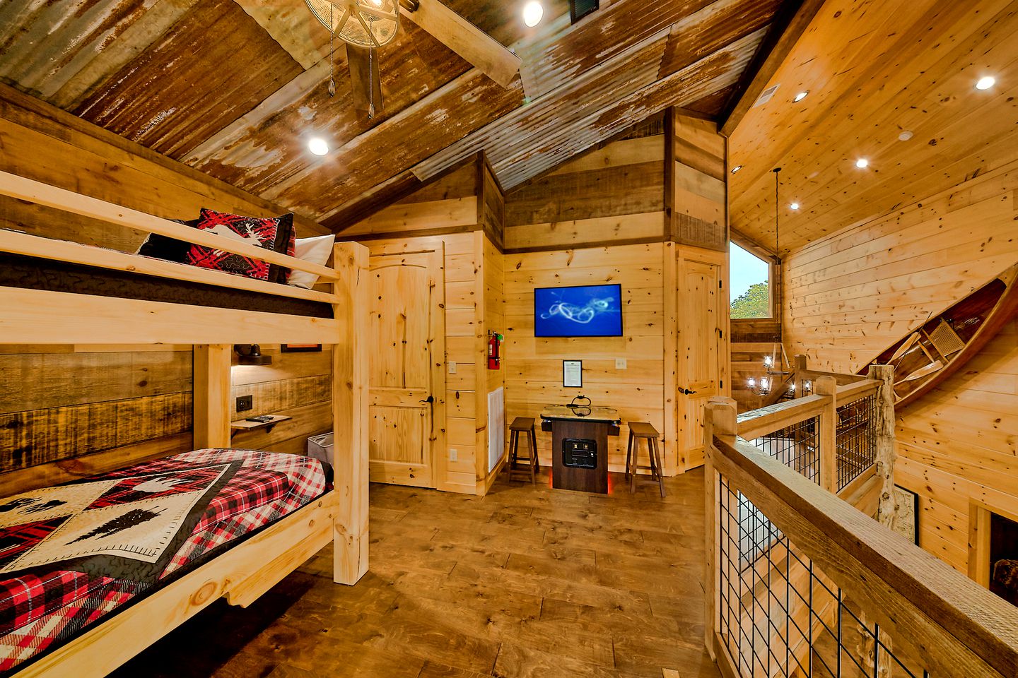 Stunning Glamping Lodge for Relaxation and Recreation in Gatlinburg