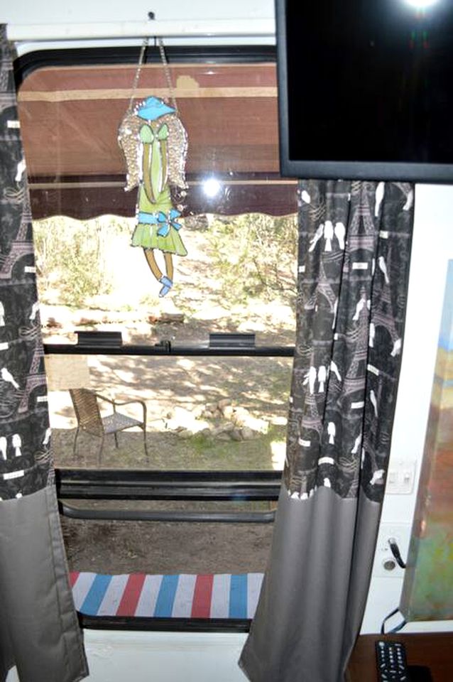 Texas Hill Country Glamping Caravan for a Nature Escape near Hamilton Creek