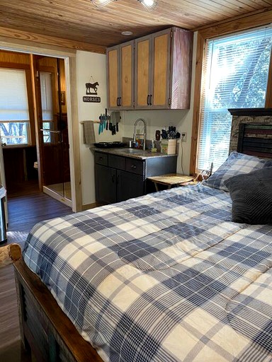 Cabins (United States of America, Marble Falls, Texas)